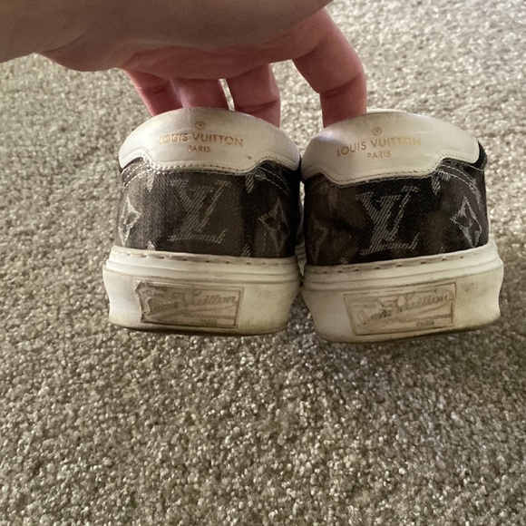 Worn about 30 times, still great condition/ size 42 European, 9 American - Picture 2 of 4